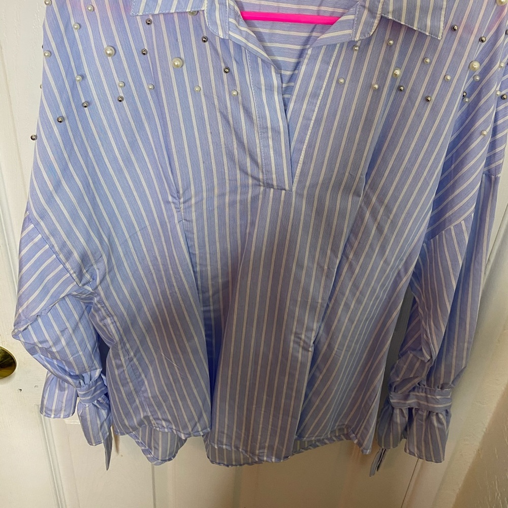 Tops - Picture 2 of 7